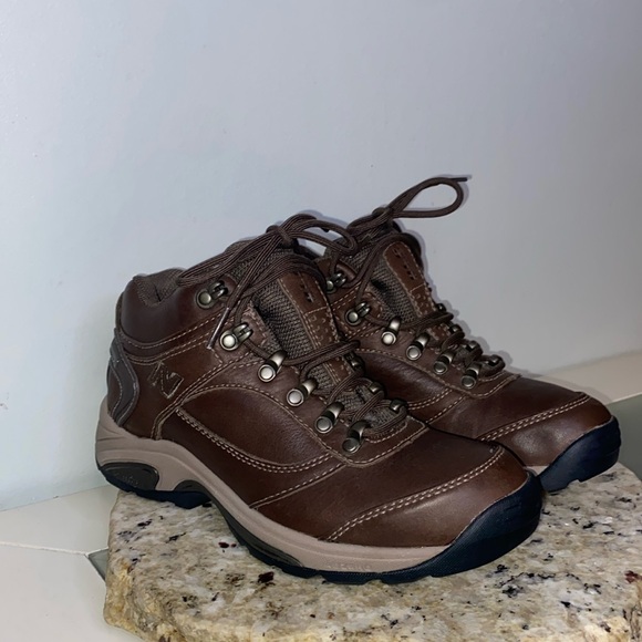 New Balance Shoes - New Balance 978 WW978GT GORETEX Brown Leather Hiking Outdoor Boots Women Sz 6.5